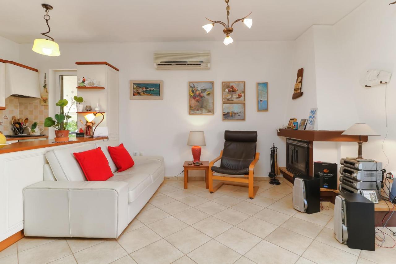 Zoumperi Cute And Cozy Close To Airport And Rafina Nea Makri