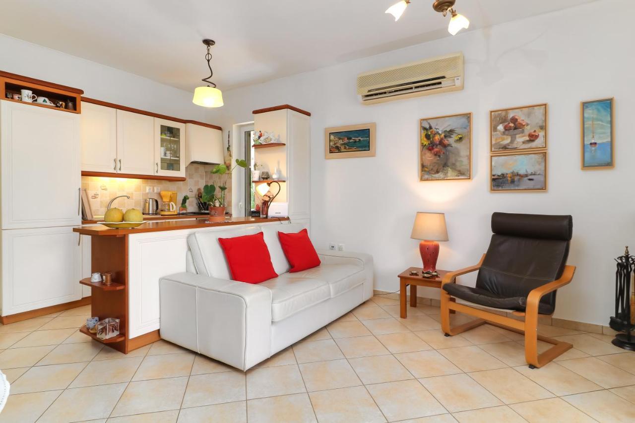 Apartment Zoumperi Cute And Cozy Close To Airport And Rafina *