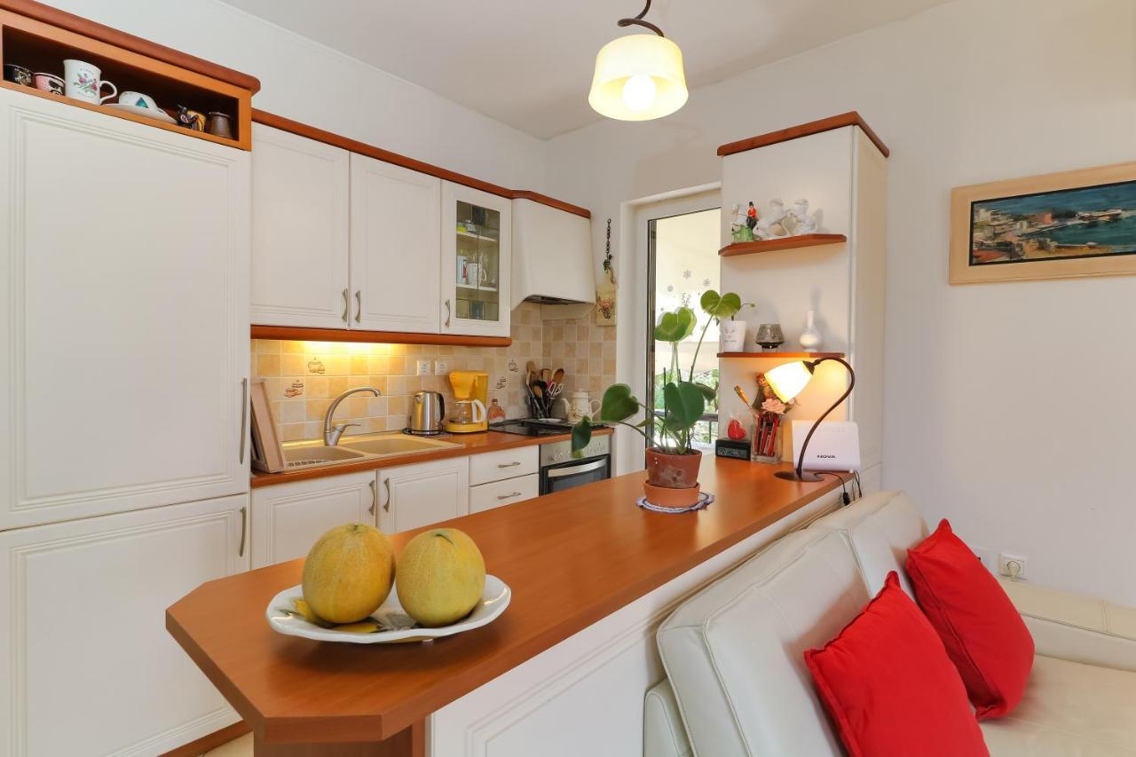 Zoumperi Cute And Cozy Close To Airport And Rafina Apartment