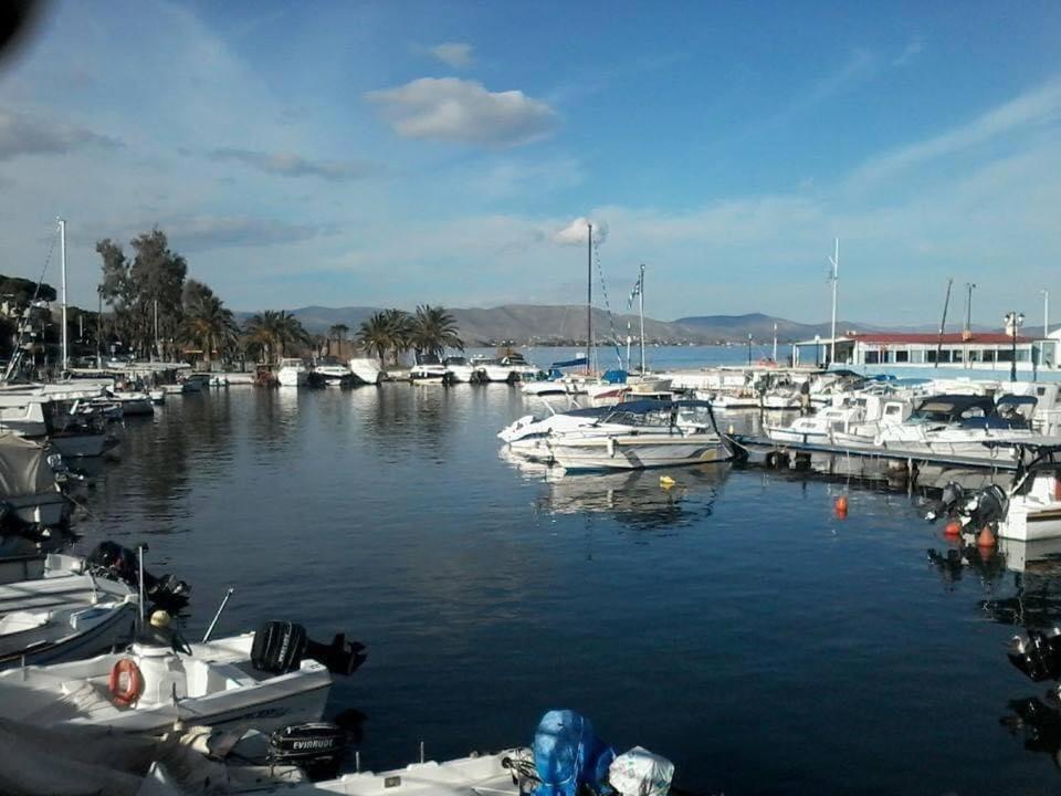 Apartment Zoumperi Cute And Cozy Close To Airport And Rafina Nea Makri